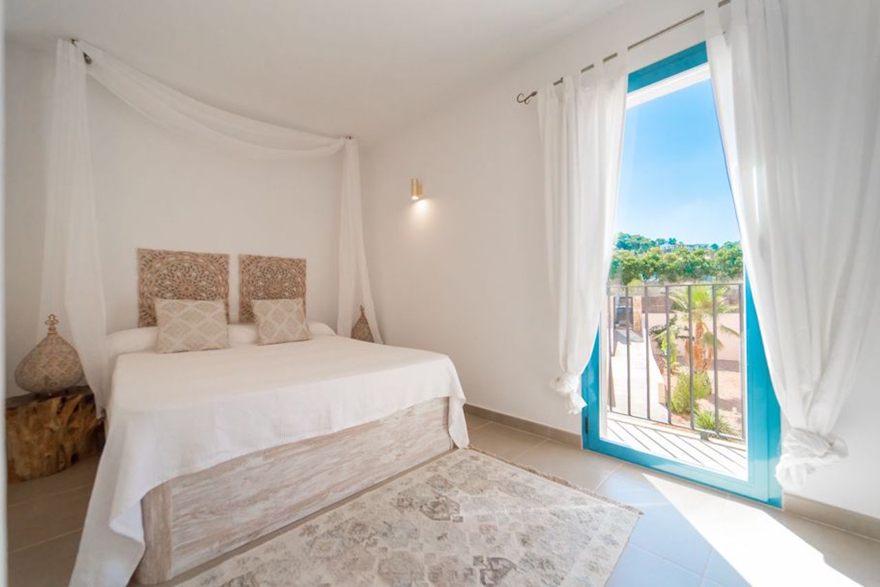 Resa estates ibiza huis huren cala tarida bedroom 3.jpg